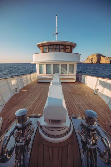 Far Niente Yacht Photos Pics 