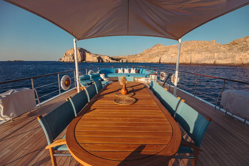 Far Niente Yacht Photos Pics 