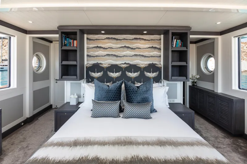 Far Niente Yacht Photos Pics 