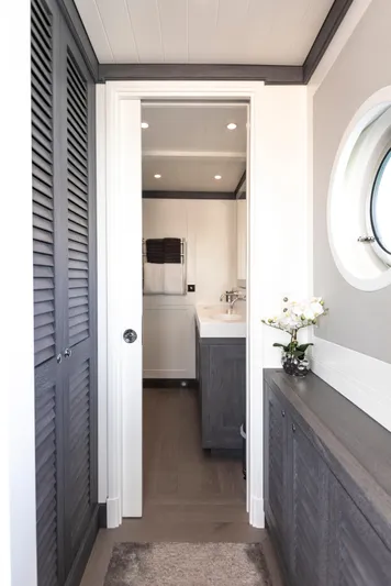 Far Niente Yacht Photos Pics 