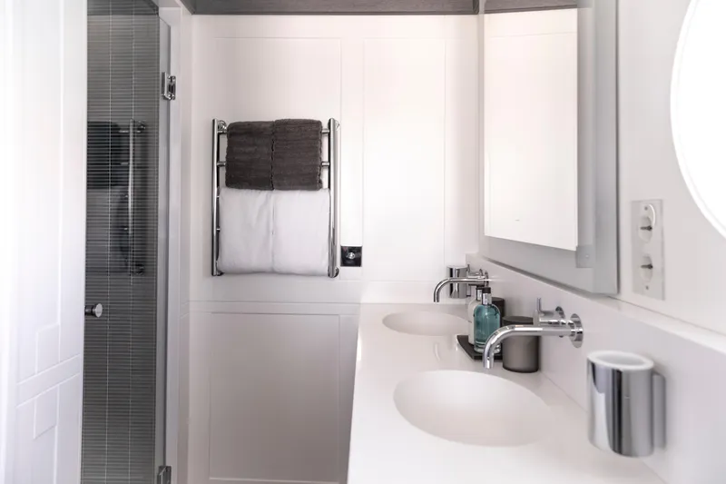 Far Niente Yacht Photos Pics 