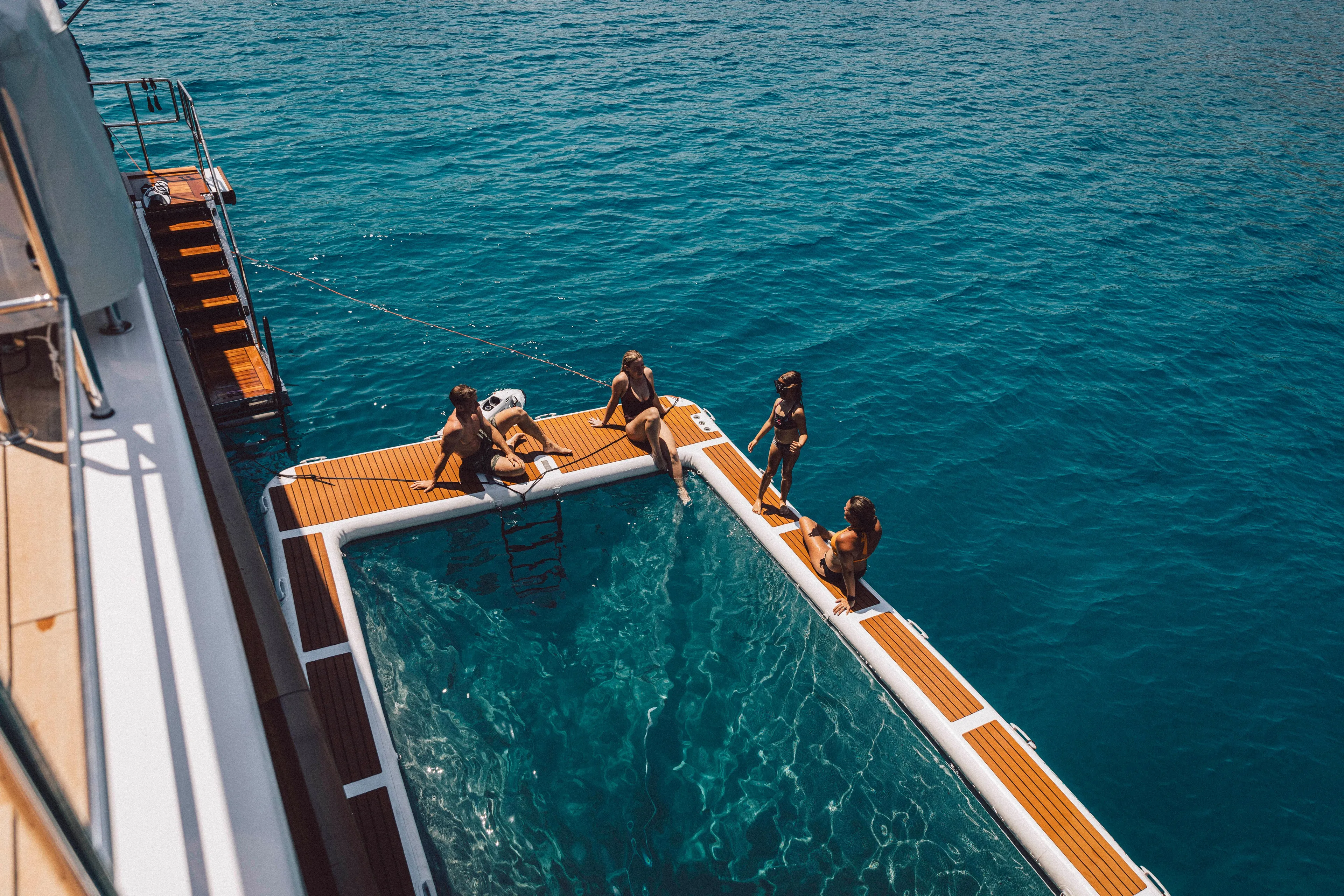 Far Niente Yacht Photos Pics 