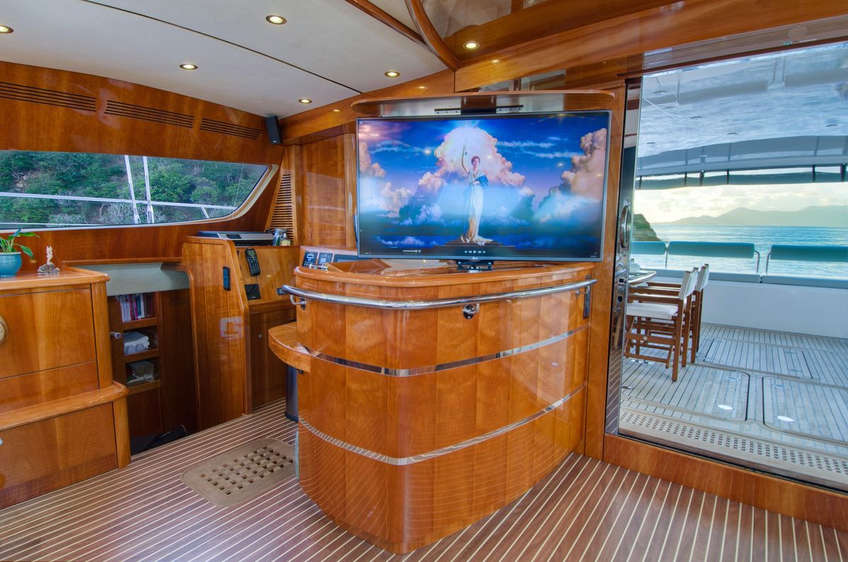 2010 Privilege 74 