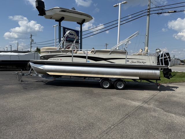 Tracker Regency Party Barge 27