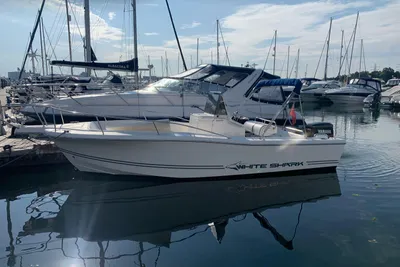 1998 White Shark 225