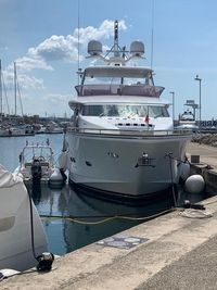 2007 Elegance Yachts 72