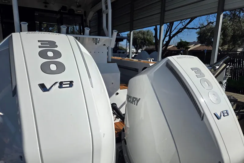  Yacht Photos Pics Twin Mercury 300 V8 engines on a 2025 Custom Boat model 34.