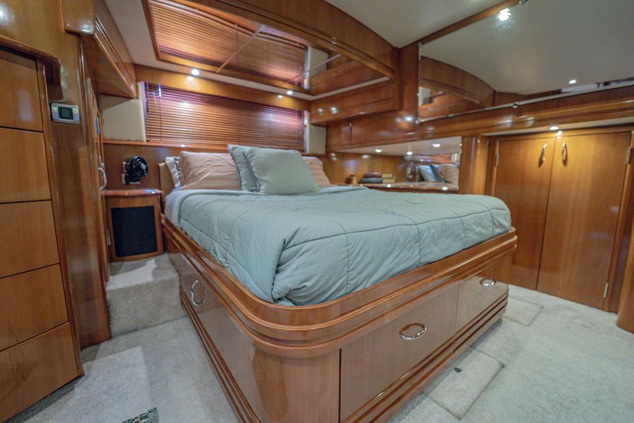 2006 Carver 560 Voyager