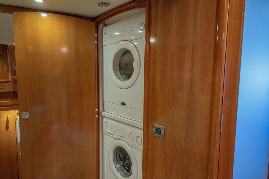 2006 Carver 560 Voyager