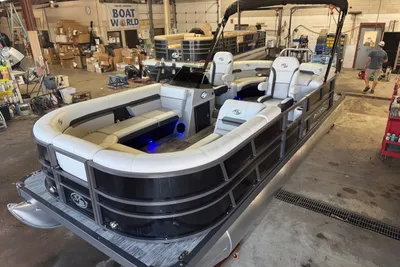 Montego Bay 8522 Quad Lounger BR Deluxe Pontoon & Honda 4-Stroke EFI