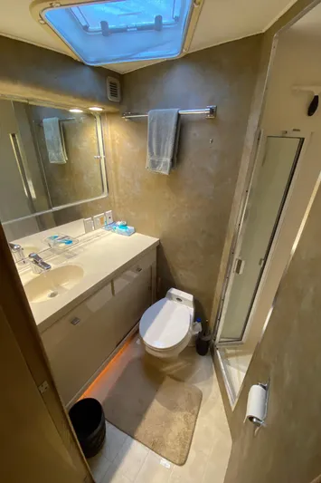 Mad East Yacht Photos Pics 