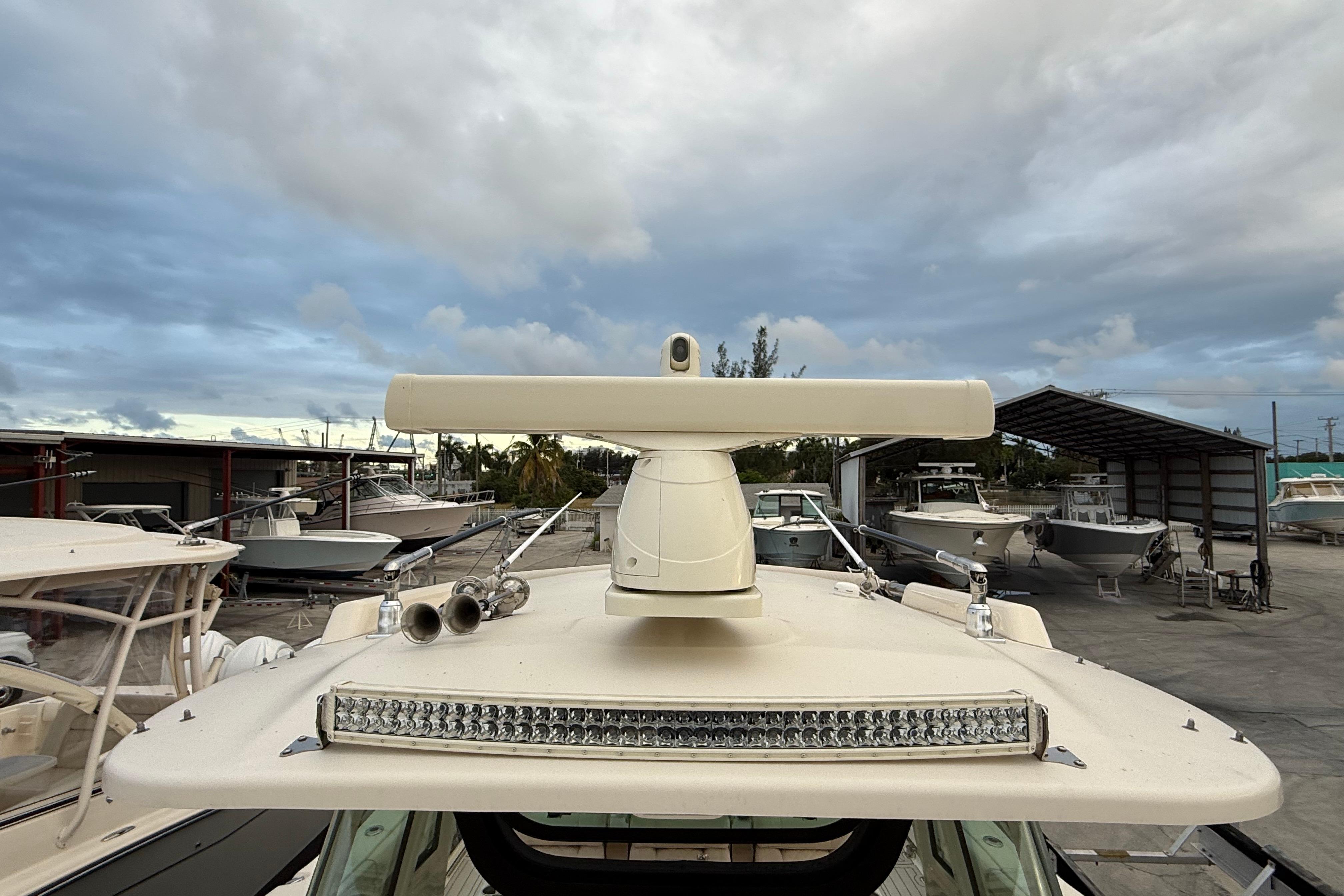 2020 Grady-White Canyon 376 - Image 7