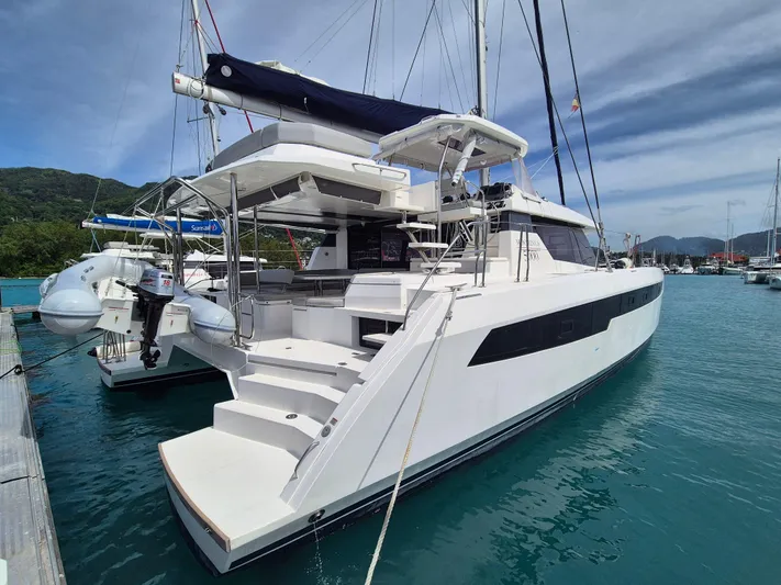 Takamaka Yacht Photos Pics 