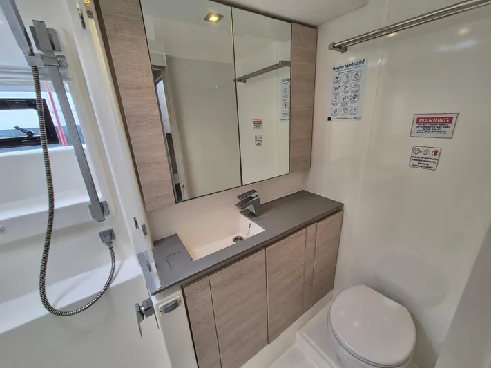 Takamaka Yacht Photos Pics 