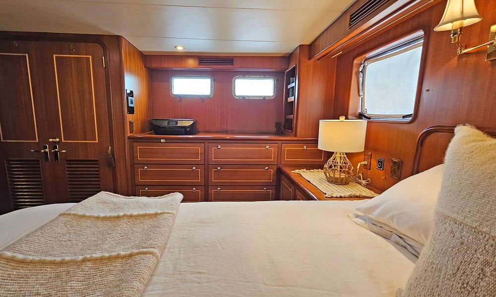 2001 Grand Alaskan 75 Flushdeck