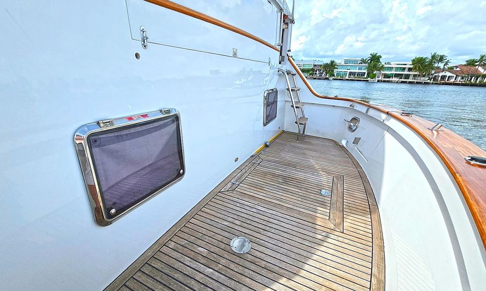 2001 Grand Alaskan 75 Flushdeck