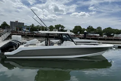 Boston Whaler 360 Outrage