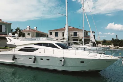 Ferretti Yachts 53