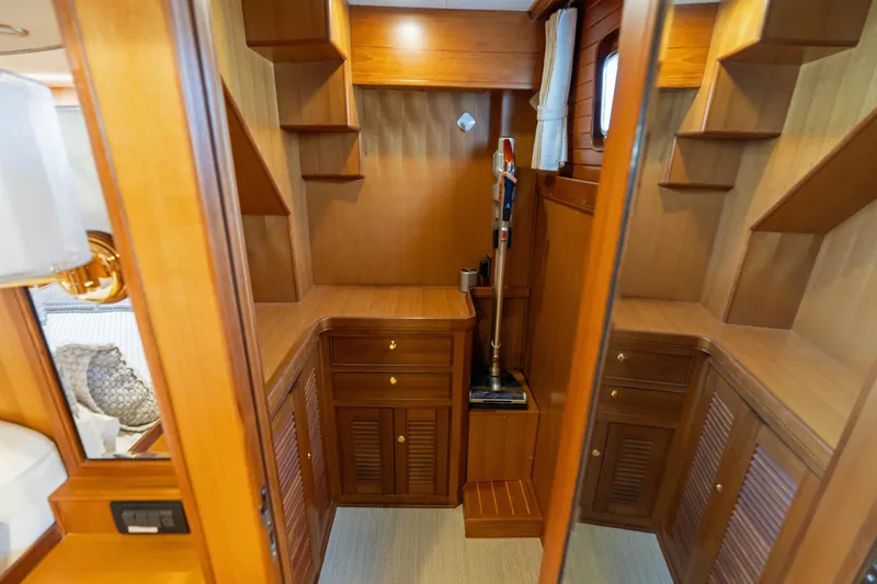 Griffin Yacht Photos Pics Marlow 72 GRIFFIN - Master Stateroom Walk in Closet