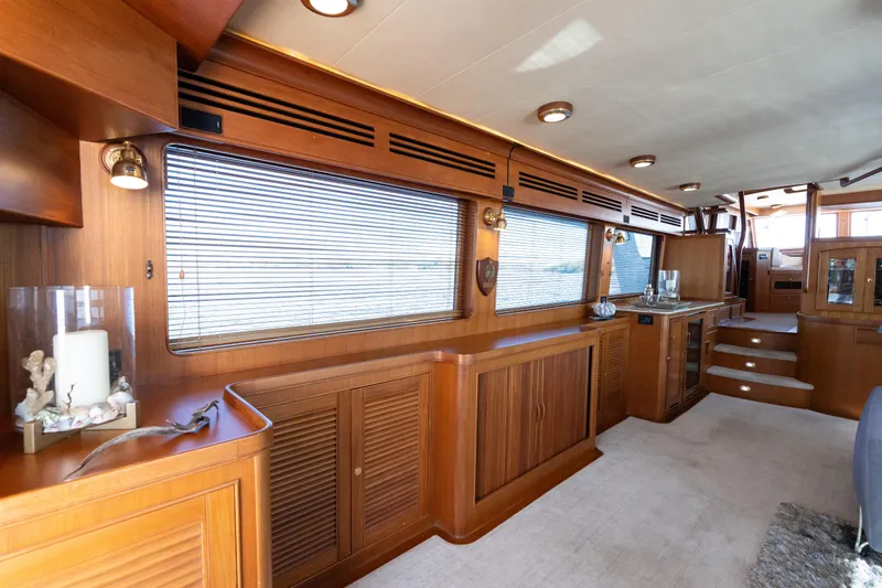 Griffin Yacht Photos Pics Marlow 72 GRIFFIN - Salon