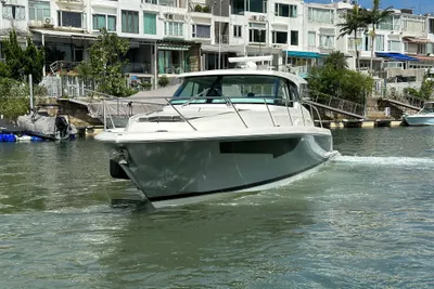 Tiara Yachts 43 LE