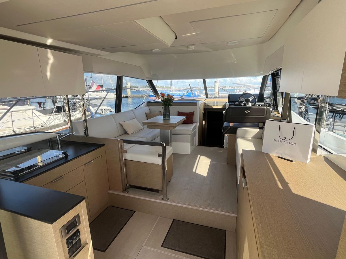 2021 Prestige 42 