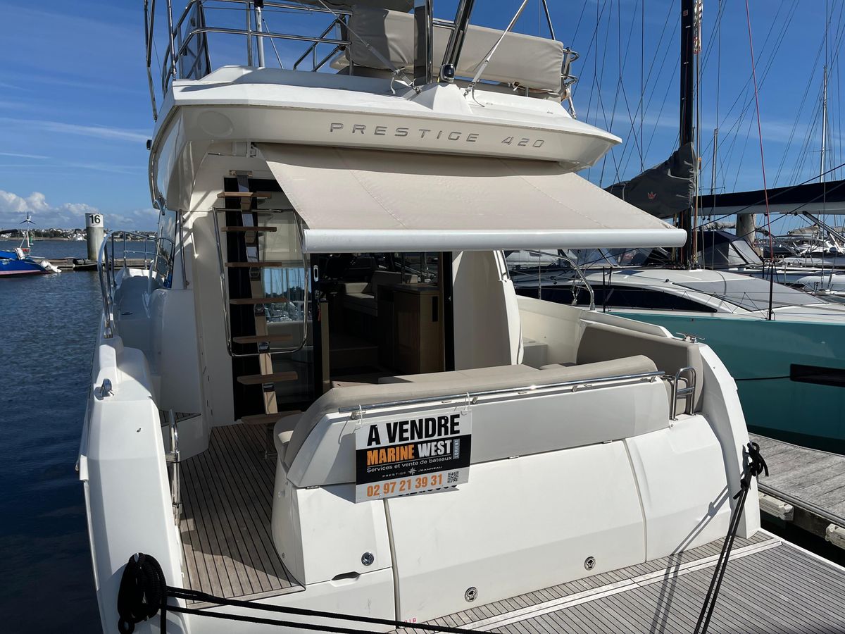 2021 Prestige 42 