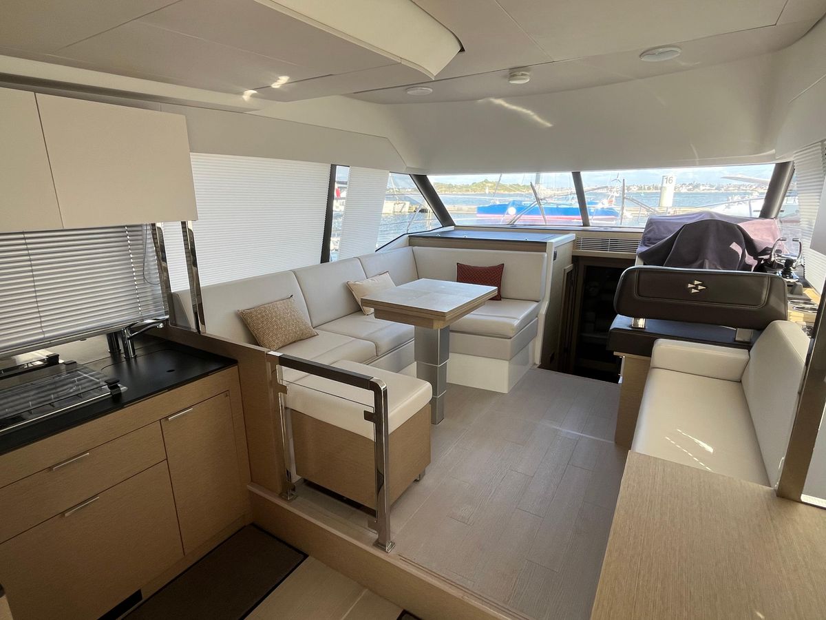 2021 Prestige 42 