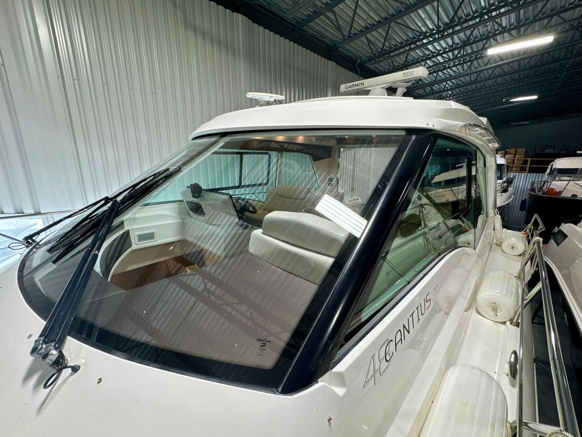 2016 Cruisers Yachts 48 