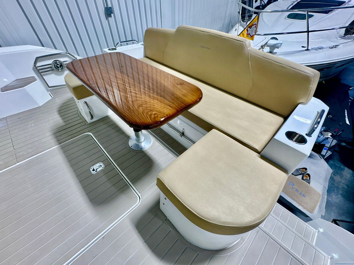 2016 Cruisers Yachts 48 