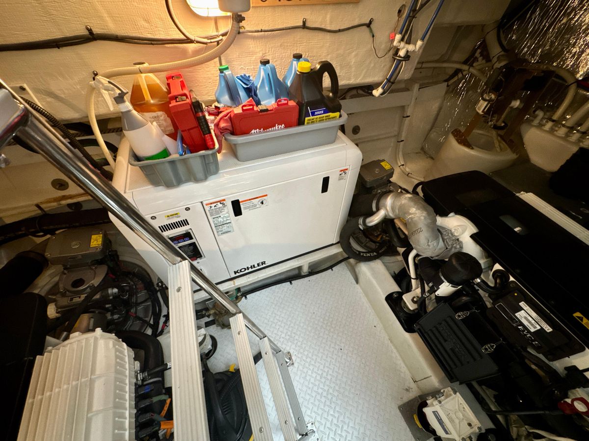 2016 Cruisers Yachts 48 