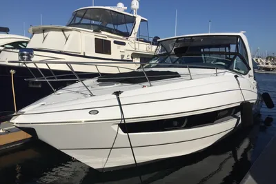 Cruisers Yachts 35 Express