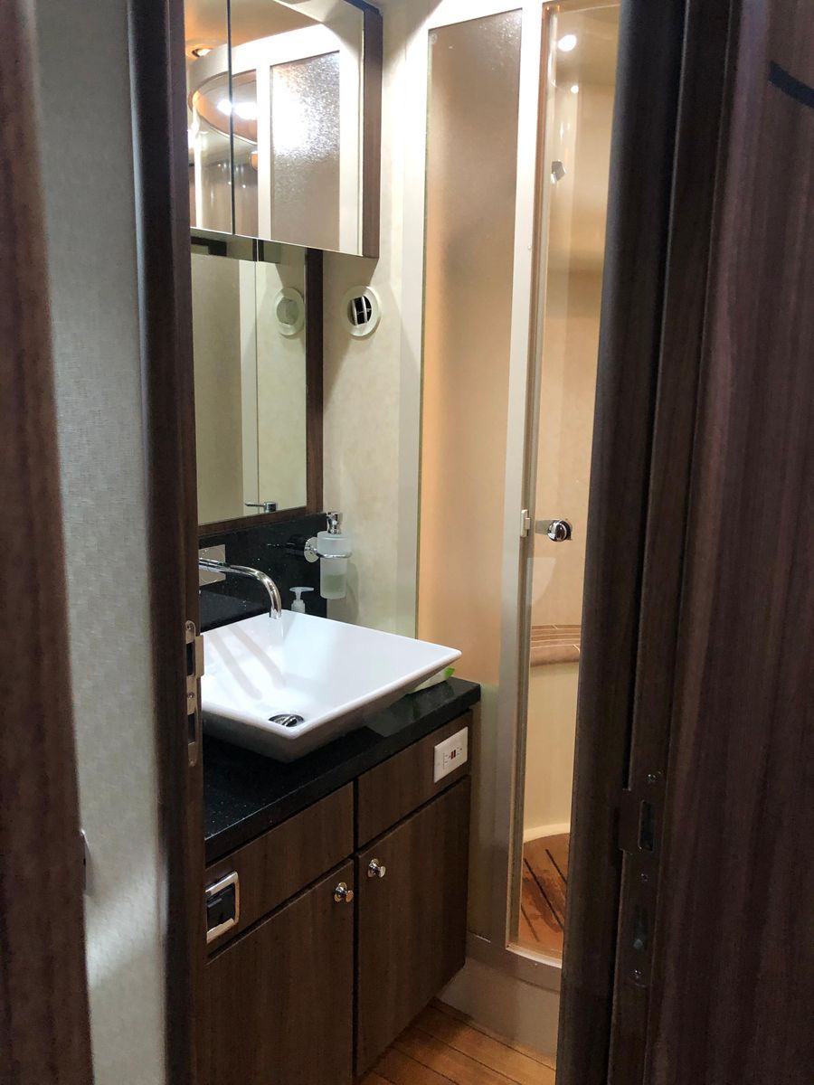 2007 Fairline 68 