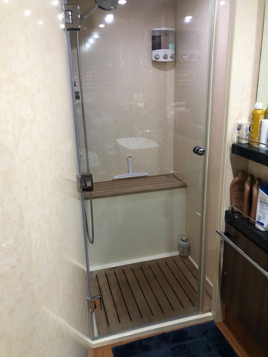 2007 Fairline 68 
