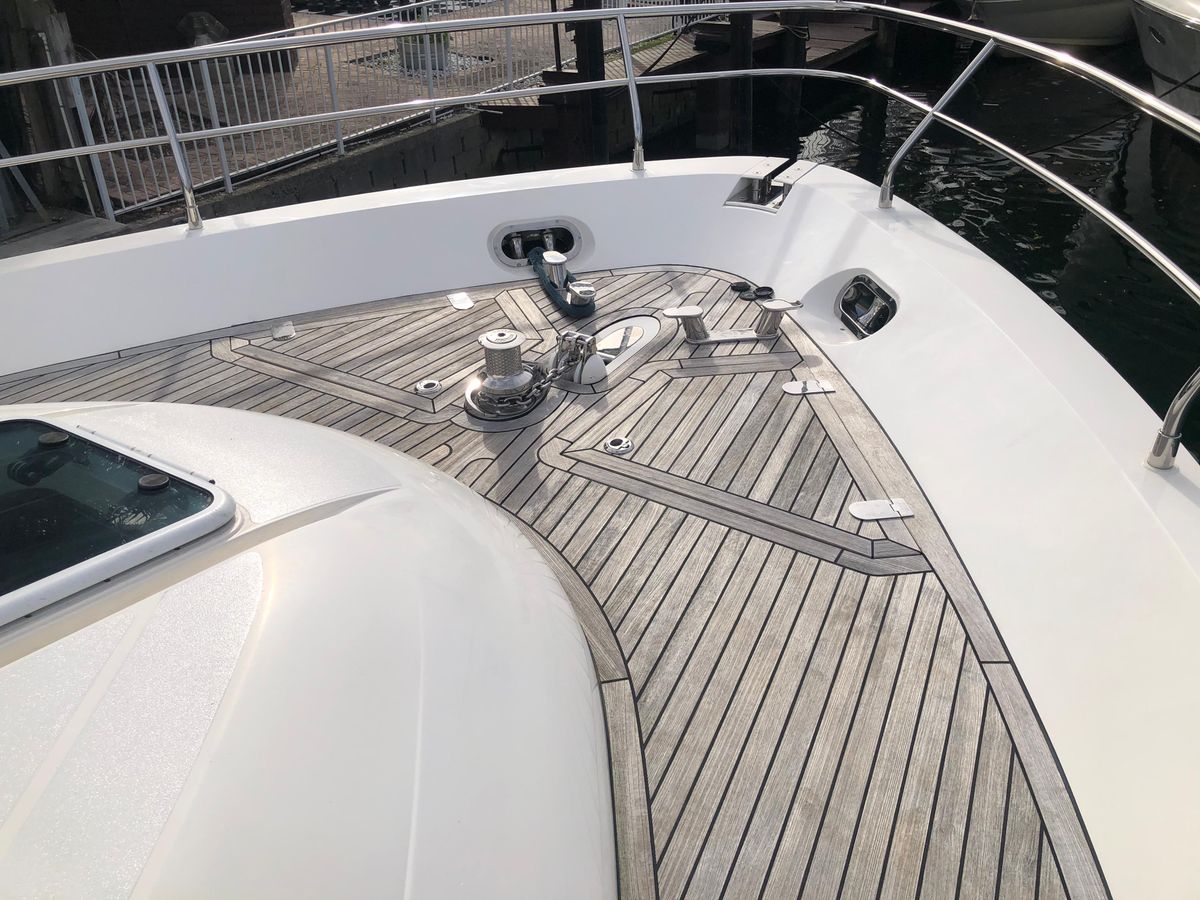 2007 Fairline 68 