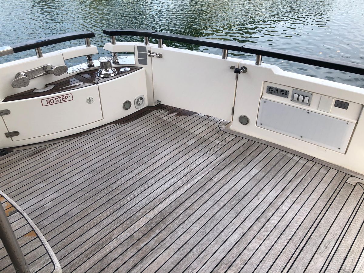 2007 Fairline 68 