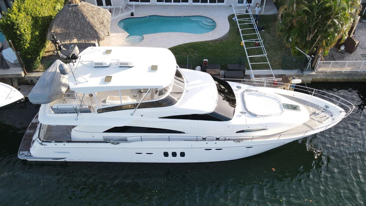2007 Fairline 68 