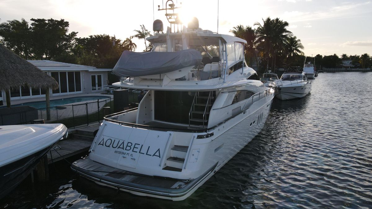 2007 Fairline 68 