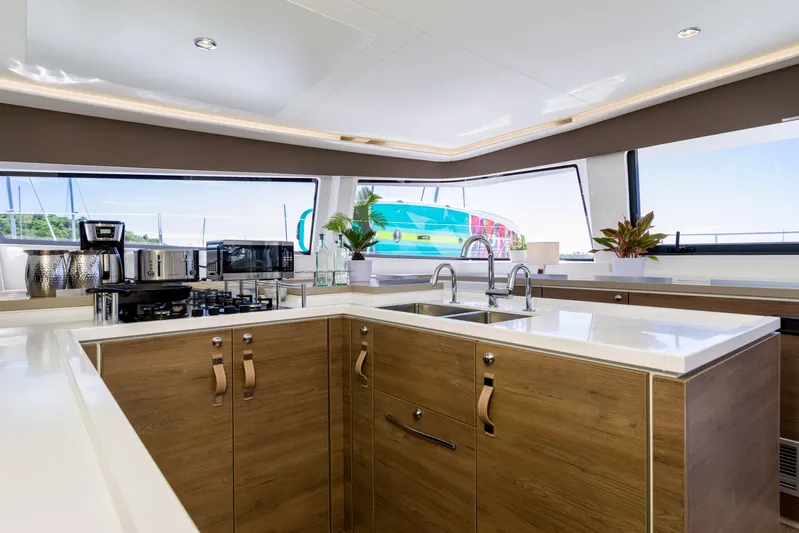 Dante Yacht Photos Pics 