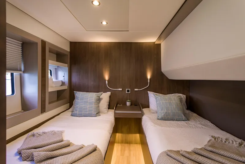 Dante Yacht Photos Pics 