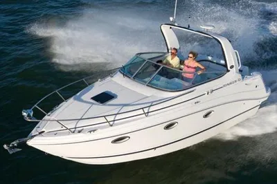 Rinker 260 Express Cruiser