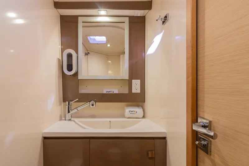 Floripa Yacht Photos Pics 