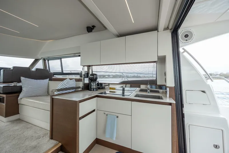  Yacht Photos Pics 2019 Prestige 460 - Image 19