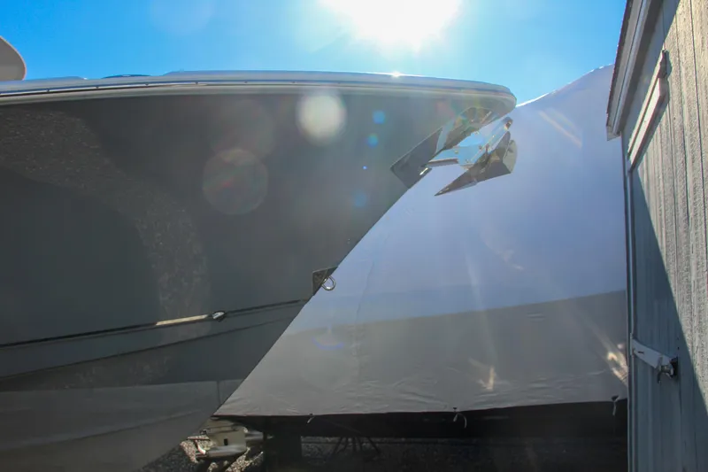  Yacht Photos Pics 2021 Sea Hunt Ultra 275 SE boat bow in sunlight.