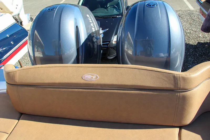  Yacht Photos Pics 2021 Sea Hunt Ultra 275 SE boat with twin Yamaha engines.