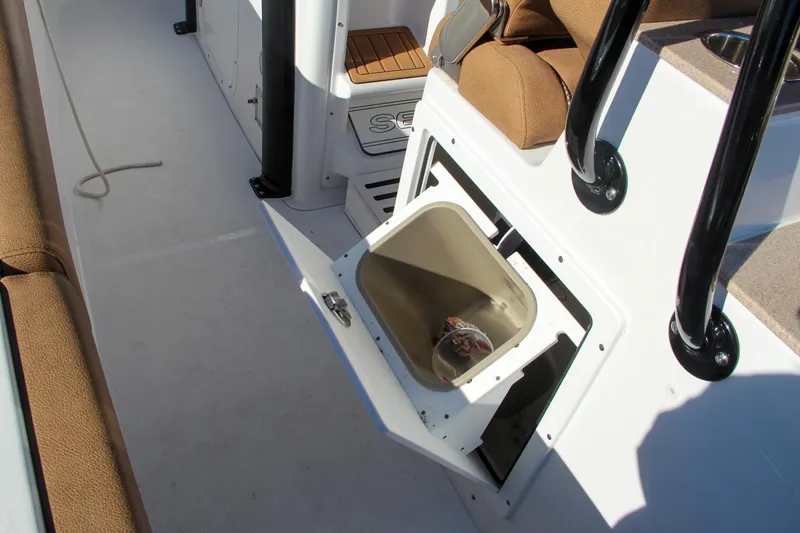  Yacht Photos Pics 2021 Sea Hunt Ultra 275 SE boat interior storage compartment.