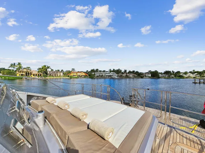 Izumi Yacht Photos Pics Luxury deck view on 2008 Palmer Johnson 120 Sports Cruiser yacht.