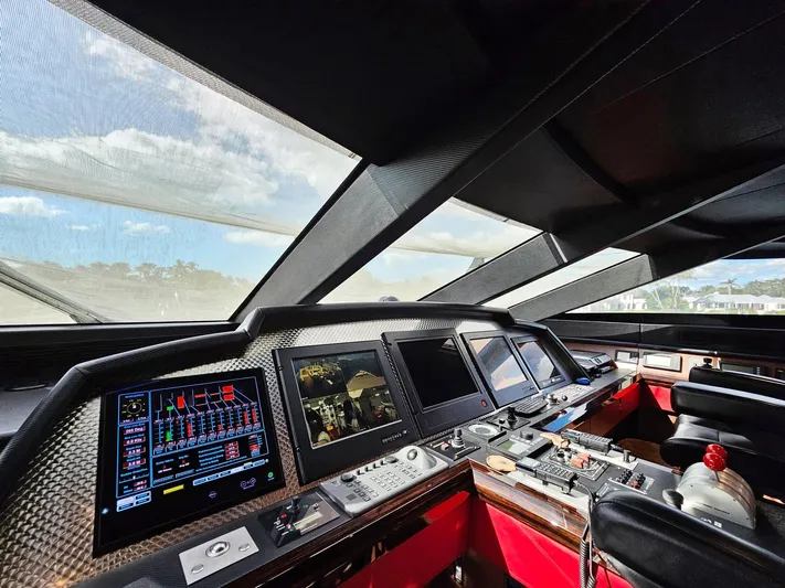 Izumi Yacht Photos Pics 2008 Palmer Johnson 120 Sports Cruiser cockpit with advanced navigation systems.