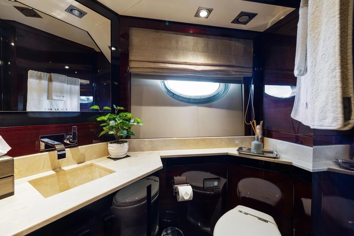 2008 Palmer Johnson 124 