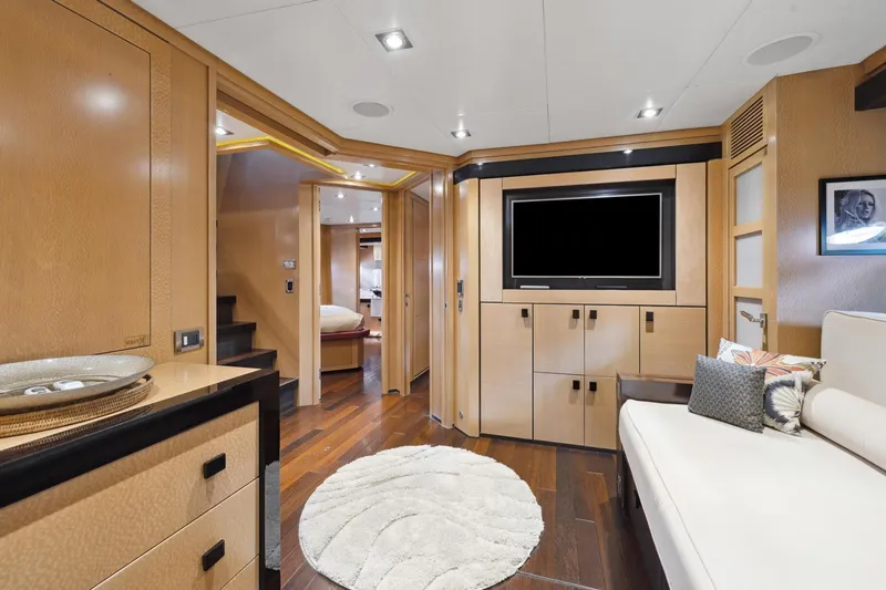 Izumi Yacht Photos Pics 